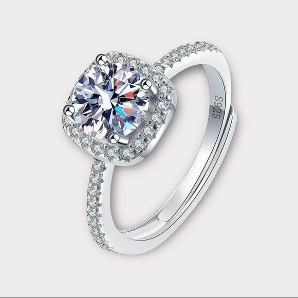 Adjustable Moissanite Ring 0.5 ct D Color Cushion Cut‎ – GRA Certified w/ Box - Picture 6 of 16